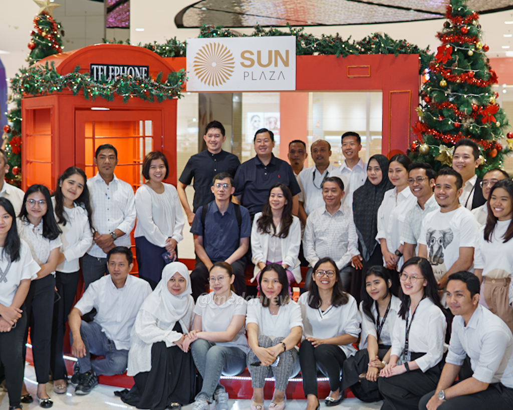 Henry Riaydi CEO PT Lippo Malls Indonesia bersama Management Sun Plaza Medan