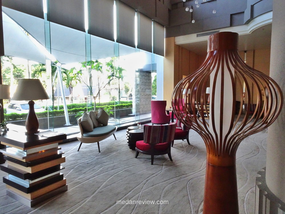 Ruang Tunggu Lobby Hotel Grand Mercure Medan