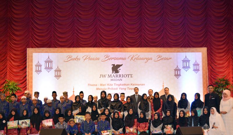 JW Marriott Medan : Berbagi Kebahagiaan Ramadhan dengan Anak-anak Yatim Piatu