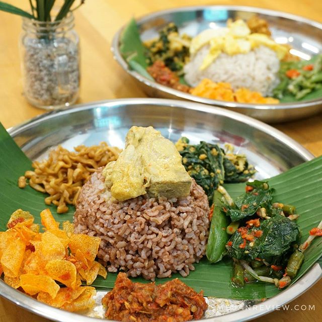 Warung Ba.Da.Ce  menyediakan beberapa pilihan nasi