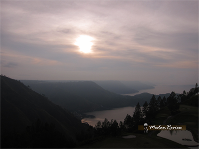 Sunrise / Matahari Terbit dari Taman Simalem Resort