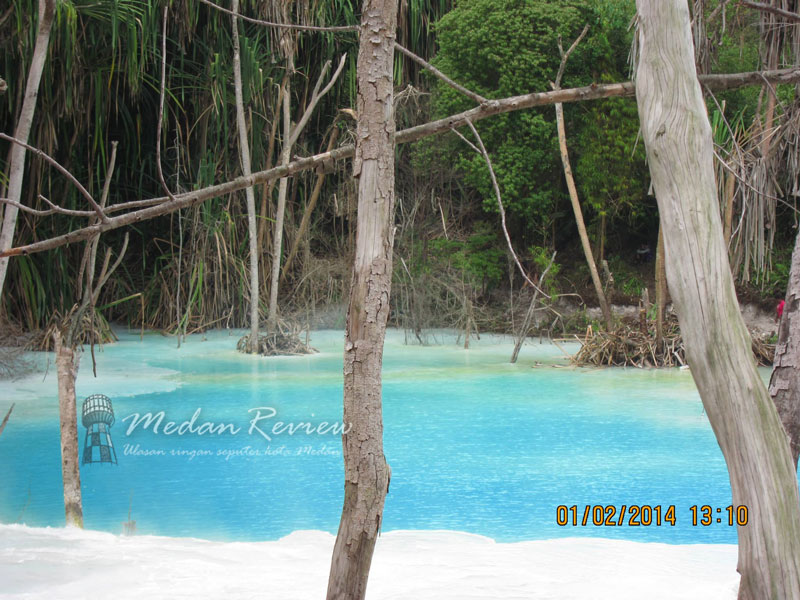 Pemandangan kawah belerang